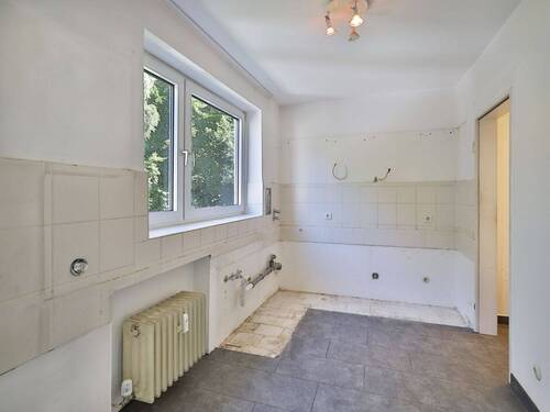 Separate, helle Küche - 3 Zimmer Etagenwohnung in Böblingen