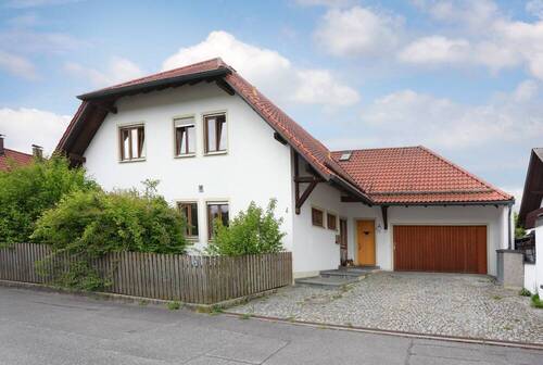 Aussenaufnahme - 8 Zimmer Einfamilienhaus zum Kaufen in Ergoldsbach
