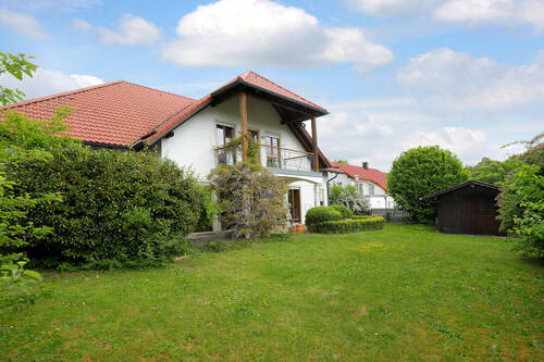 Aussenaufnahme - Einfamilienhaus mit 301,00 m&sup2; in Ergoldsbach zum Kaufen