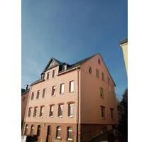 Wohnung für große Familie - 715,00&nbsp;EUR Kaltmiete, ca.&nbsp; 110,00&nbsp;m&sup2;&nbsp;Wohnfl&auml;che in Oelsnitz/Erzgebirge (PLZ: 09376)