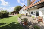 Garten mit Gartenhaus - 