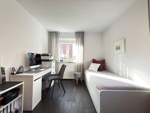 Gäste-/Arbeitszimmer - 