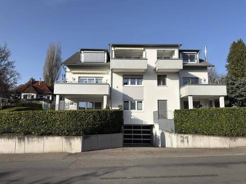 Hausansicht mit TG-Einfahrt - 