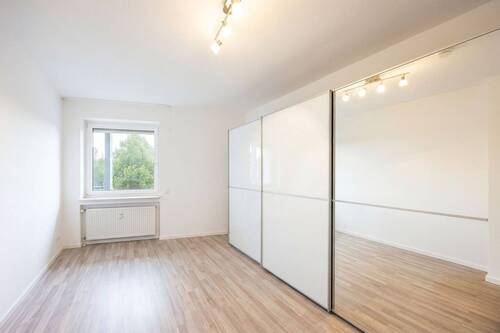 Schlafzimmer - 3 Zimmer Etagenwohnung zum Kaufen in Burgstetten