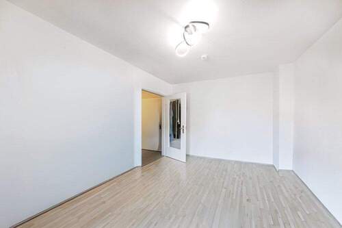 Wohn-/Schlafzimmer - Etagenwohnung mit 25,50 m&sup2; in München / Untergiesing zum Kaufen
