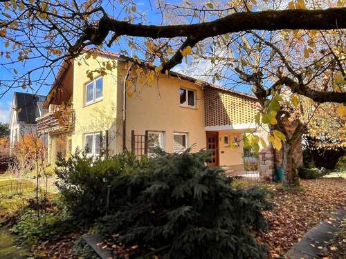 Ansicht Garten Straße - 7 Zimmer Einfamilienhaus zum Kaufen in Herrenberg