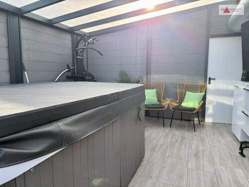 Wintergarten mit Yacuzzi - 