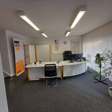 WhatsApp Image 2025-02-04 at 15.31.25.jpeg - 5 Zimmer Büro zur Miete in Lemgo