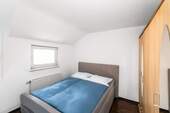 Hinterhaus - Wohnung DG Schlafzimmer - 