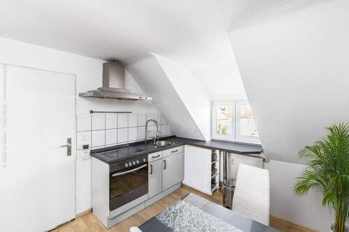 Hinterhaus - Wohnung DG Küche - 