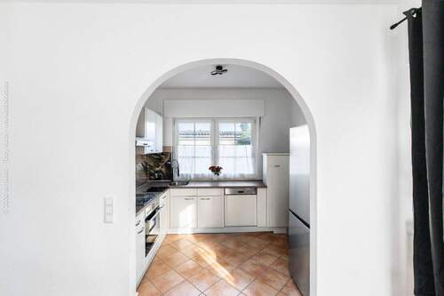 Vorderhaus - Wohnung EG Flur und Küche - 