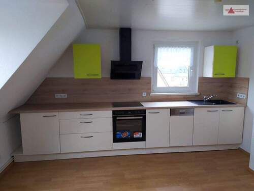 Einbauküche - Frisch saniert - Dachgeschosswohnung auf dem Eichert zu vermieten
