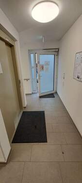 Hauseingang - Etagenwohnung mit 62,00 m&sup2; in Erding zum Kaufen