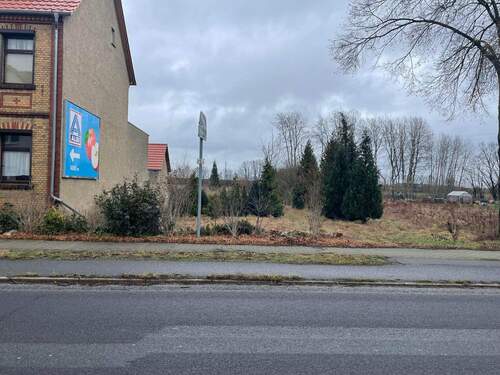 Dzg. Nachbargrundstück - Mehrfamilienhaus, Wohnhaus mit 250,00 m&sup2; in Doberlug-Kirchhain zum Kaufen