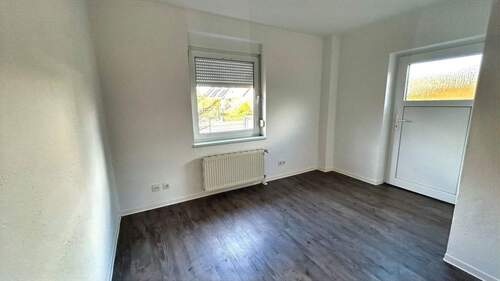 Gästezimmer mit Seiteneingangstür EG - 