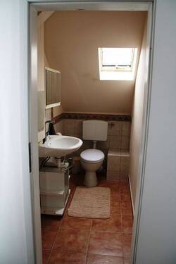 WC im Dachgeschoss.JPG - 