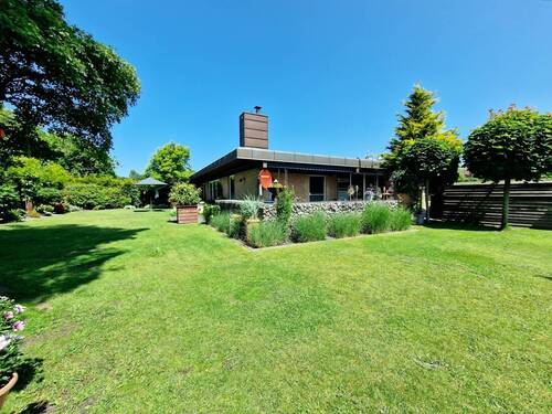 Bungalow - Architektenbungalow mit Stil, Technik und Platz - Energieeffizient modernisiert