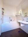 Badezimmer mit Wanne 1OG - 