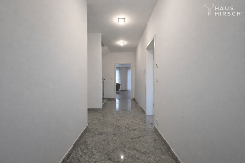 Eingang - 5 Zimmer Doppelhaushälfte zum Kaufen in Düren