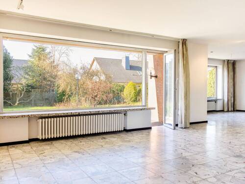 Lichtdurchfluteter Wohn- und Essbereich.jpg - 