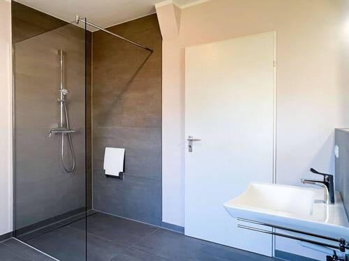 Erneuertes Duschbad im EG.jpg - 