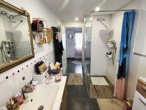 mit bodentiefer Dusche - 