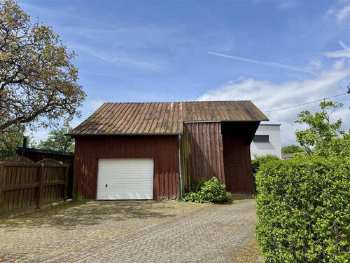 großes Lagergebäude mit Garage - 1 Zimmer Mehrfamilienhaus, Wohnhaus zum Kaufen in Oberöfflingen
