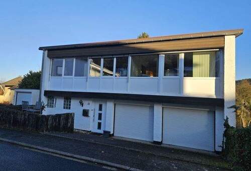 Bild 1 - Vielseitig nutzbares Bürohaus mit Lagerflächen und Garagen in guter Lage