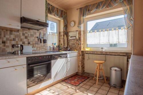 Küche - 8 Zimmer Einfamilienhaus zum Kaufen in Usingen