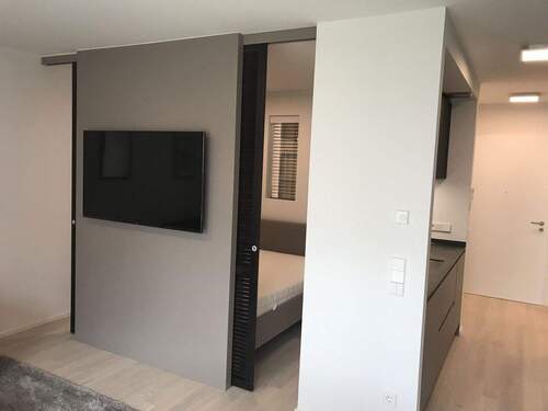 Wohnen/Blick zum Bett - 