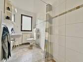 EG / modernisiertes Duschbad - 