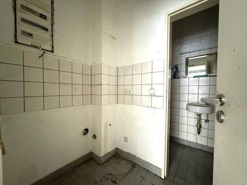 Sanitärbereich - Gewerbeobjekt (Büro, Produktion, Verkauf) in Köln zur Miete