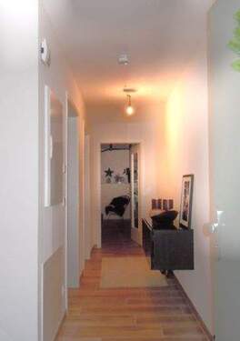 Flur (Einrichtungsbeispiel) - 