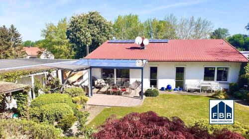 Rückansicht / Terrasse - 5 Zimmer Einfamilienhaus in Stralendorf