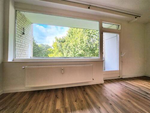 Wohnzimmer mit Blick ins Grüne - 