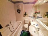 Bad mit Dusche & Wanne.jpg - 