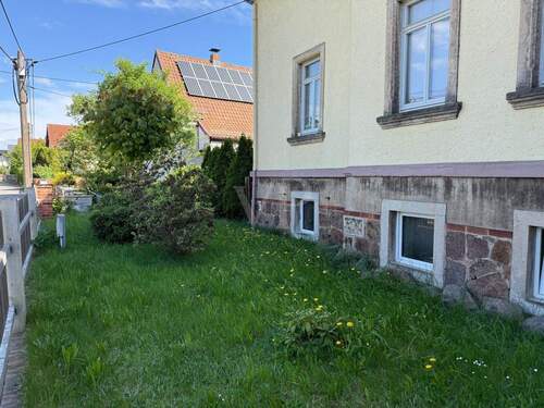 Vorgarten - 6 Zimmer Mehrfamilienhaus, Wohnhaus in Radebeul