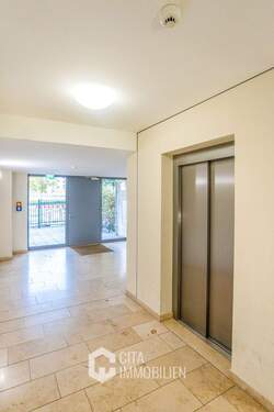 Eingang - 2 Zimmer Etagenwohnung in Frankfurt am Main