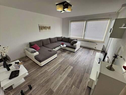 Wohnzimmer - 2 Zimmer Etagenwohnung zum Kaufen in Laatzen