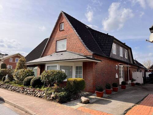 Hausansicht - 8 Zimmer Einfamilienhaus zum Kaufen in Kollmar