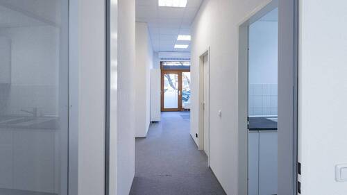 Büro in Rummelsburg - 8-Zimmer Büro am Wasser nahe Ostkreuz BER - flexibel und barrierefrei