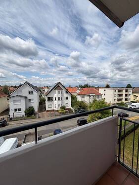 Balkon - Schöne 2-Zimmer Wohnung mit Balkon in zentraler Lage