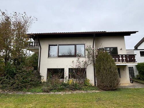 Bild 2 - 9 Zimmer Einfamilienhaus zum Kaufen in Göppingen