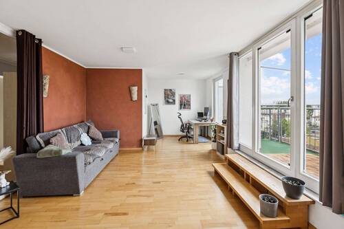 Weitere Ansicht Wohnzimmer mit Zugang zur Terrasse - 2 Zimmer Etagenwohnung in Berlin
