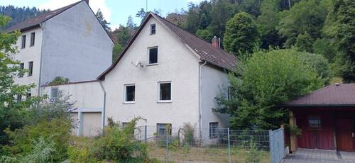 Ansicht Rückseite - 8 Zimmer Einfamilienhaus zur Miete in Schramberg