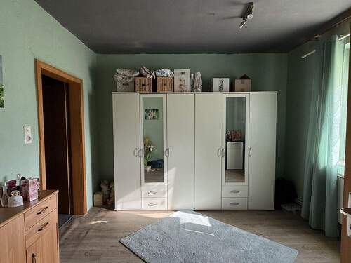 Schlafzimmer mit Ankleiderzimmer EG (2) - 