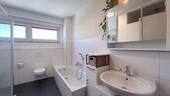 Teilblick ins Bad - 
