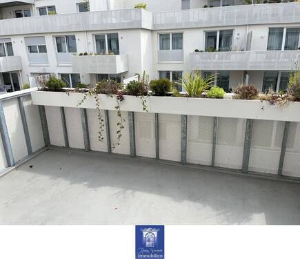 Balkon - Etagenwohnung mit 101,90 m&sup2; in Dresden zur Miete