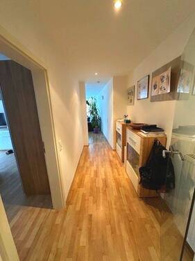 Flur - Etagenwohnung mit 192,00 m² in Dresden zum Kaufen