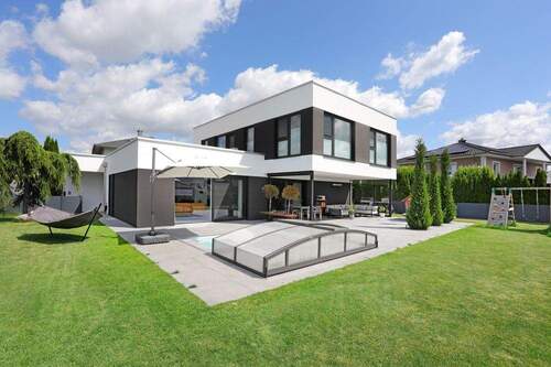 Aussenaufnahme - Modernes Einfamilienhaus in Geisenhausen